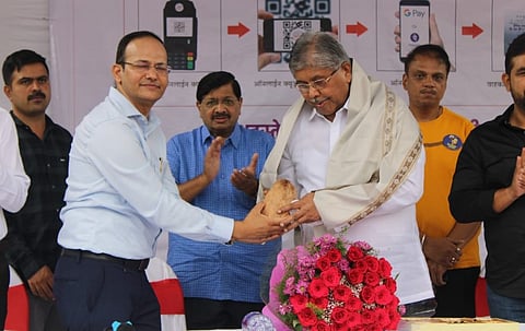 Pune PMPML News : आता पीएमपी, मेट्रो तिकीट यंत्रणा कनेक्ट करा; पालकमंत्री चंद्रकांत पाटील