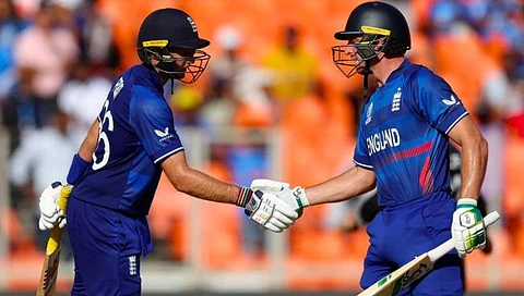 ENG vs NZ : इंग्लंडचे न्यूझीलंडसमाेर २८३ धावांचे लक्ष्य