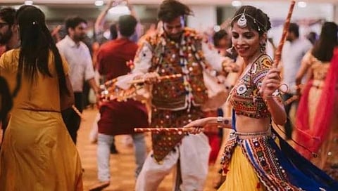 धमाल दांडीयाची मुख्यमंत्र्यांकडे तक्रार