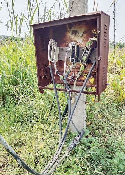 Pune News : बेट भागातील फ्युज पेट्या धोकादायक