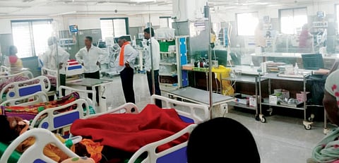 आयसीयू फुल्ल ऑक्सिजन बेडला वेटिंग ; नगर जिल्हा रुग्णालयातील स्थिती