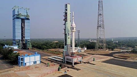 Gaganyaan MissionTest Flight | इस्रोच्या ‘गगनयान’ वाहन चाचणीचे प्रक्षेपण थांबवले, नेमकं काय झालं?