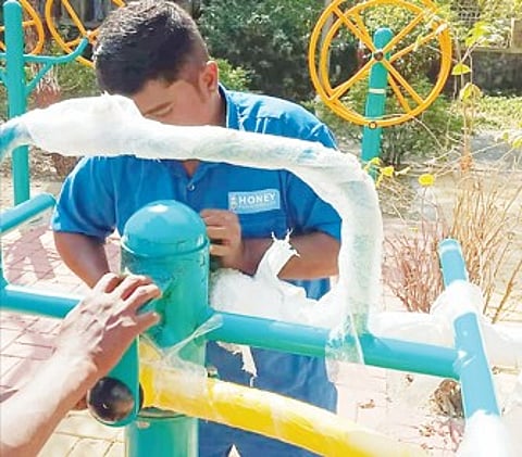 Pimpri News : खुल्या व्यायामशाळेतील साहित्याने टाकली मान