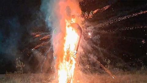 कल्याणात पारंपरिक संस्कृती जपत रावण दहनाचा सोहळा: ऋतू संकुलातील रहिवाशांचा पुढाकार