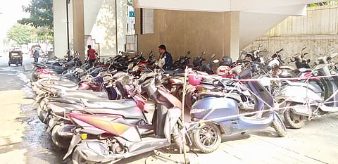 Pune Metro News : मेट्रो प्रवास सुखाचा, पण पार्किंगची मारामार