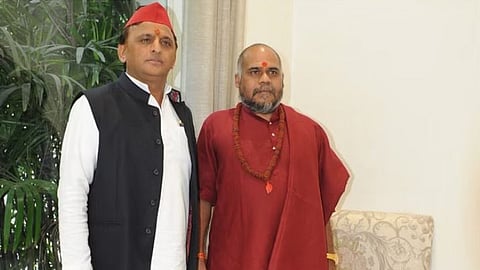 MP Election : कोण आहेत ‘मिर्ची बाबा’? अखिलेश यांना भेटल्यामुळे आले चर्चेत