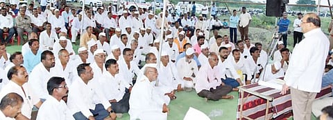 निळवंडे कालव्यातून आज सुटणार पाणी..! : महसूलमंत्री विखे पाटील