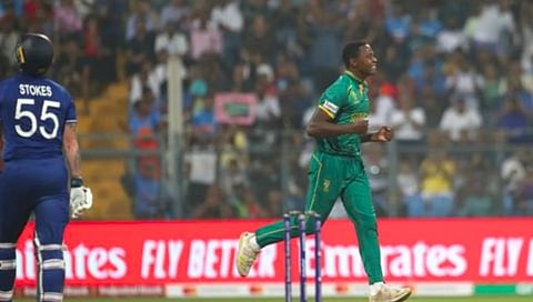 ENG vs SA : इंग्लंडचे सपशेल लोटांगण, दक्षिण आफ्रिकेचा २२९ धावांनी विजय