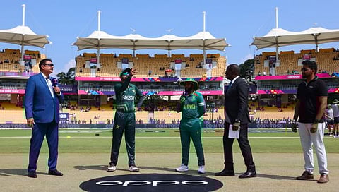 PAK vs SA World Cup 2023 | पाकिस्तानचे द. आफ्रिकेला २७१ धावांचे लक्ष्य