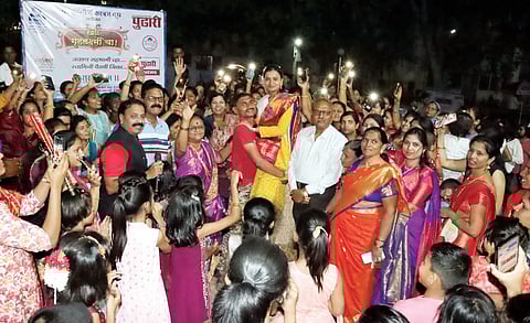 सुरक्षानगरमध्ये सना पटवेगर पैठणीच्या विजेत्या