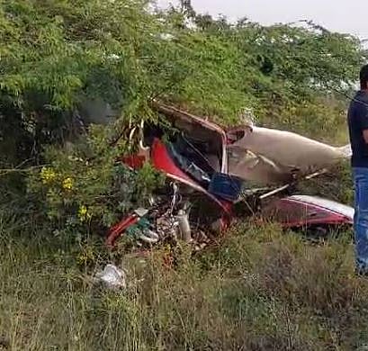 Pune News : शिकावू विमान टेकऑफ घेतल्यानंतर काही वेळातच कोसळले