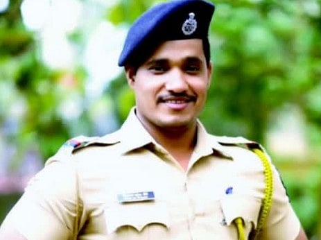 Psi Somnath Zende : करोडपती फौजदार अडकला वादाच्या भोवर्यात; कुठे कौतुक, तर कुठे टीका