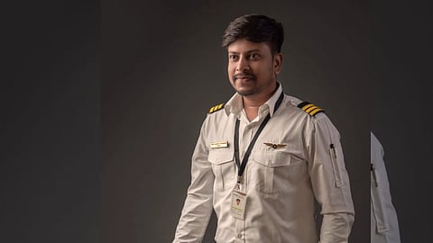 सांगली : शेगावच्या तरुणाची वैमानिक पदाला गवसणी; अभिनंदनाचा वर्षाव