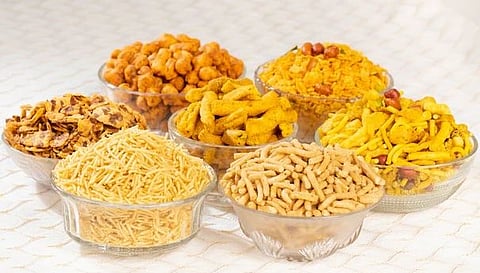 Pune News : आता फराळाचीही परदेशवारी ; पोस्ट विभागाची सेवा सुरु