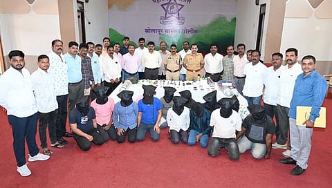 Solapur Crime News : दरोडेखोरांची आंतरराष्ट्रीय टोळी जेरबंद: स्थानिक गुन्हे शाखेची कारवाई
