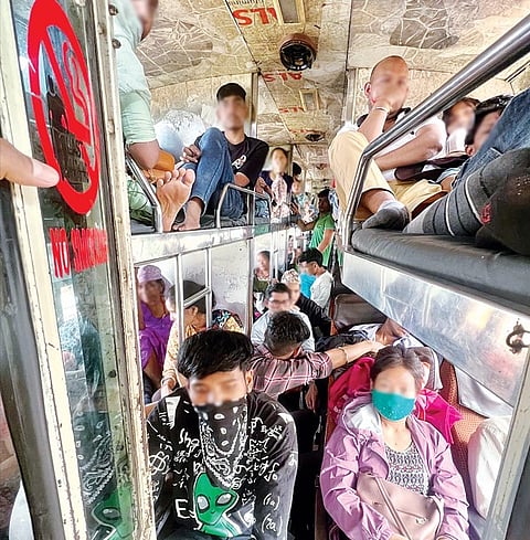 Pimpri News : बेकायदा प्रवासी वाहतूक; आरटीओची कारवाई