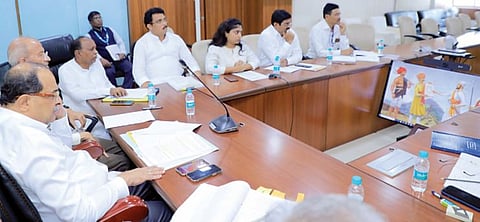 धनगर समाजाचे प्रश्न सोडविणार : मंत्री राधाकृष्ण विखे पाटील