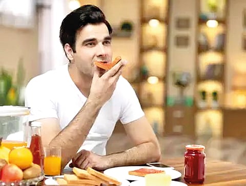 रिकाम्या पोटी चहा-कॉफी पिणे आरोग्यासाठी हानिकारक, नाष्टा का आहे महत्त्वाचा?