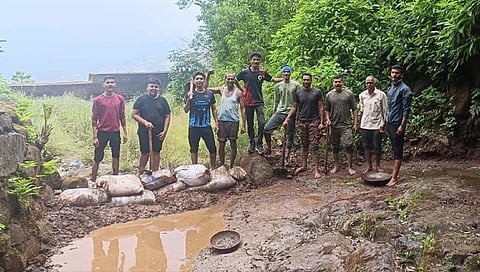 कोल्हापूर: चाळणवाडी येथे वन्य प्राण्यांसाठी श्रमदानातून उभारला वन बंधारा