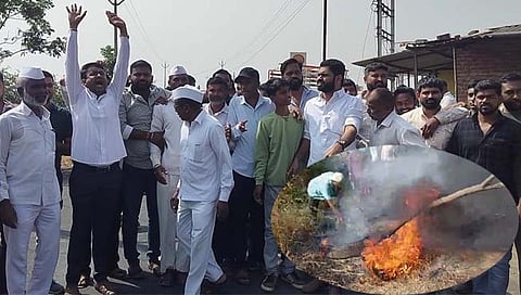 नाशिक : मंत्री छगन भुजबळ यांच्या गाड्यांसमोर टायर जाळून केला निषेध