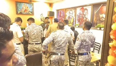 लातुरातील ट्यूशन परिसरात पोलिसांचे कोंबिंग ऑपरेशन