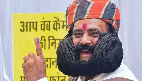 राजस्थान विधानसभा निवडणूक : झाडोल मतदान केंद्रावर रात्री साडेदहापर्यंत रांगा!