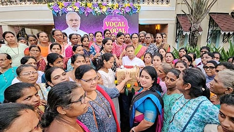 पंतप्रधान मोदी यांना गोव्याचा दिवाळी फराळ; विश्वजीत राणे यांचा पुढाकार