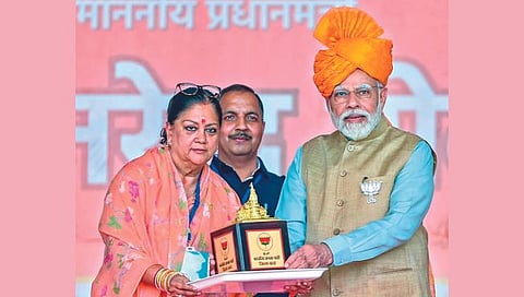 महिलांबद्दल अभद्र बोलणार्यांना माता-भगिनींनी जागा दाखवावी : नरेंद्र मोदी