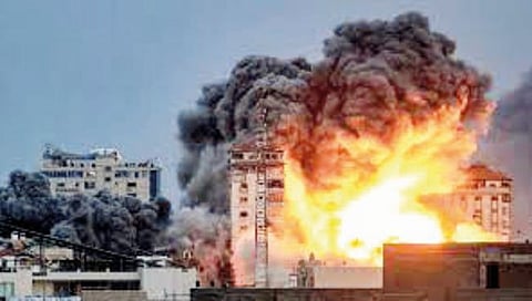 Israel Hamas War : गाझामध्ये 24 तासांत 201 जण ठार! इस्रायली पंतप्रधानांना अमेरिकेच्या राष्ट्राध्यक्षांचा फोन