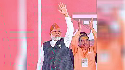 ‘भाजप गरिबांचा तर, काँग्रेस स्वत:च्या पिढ्यांचा उद्धार करते’