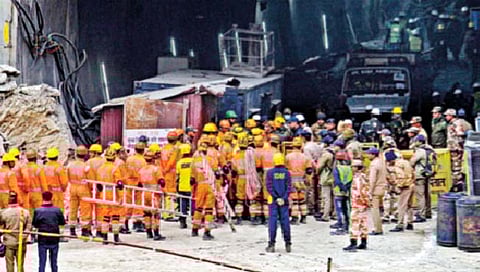 Uttarakhand Tunnel Rescue : अजस्र यंत्रे हरली; पण जिंकले मजुरांचे हात!