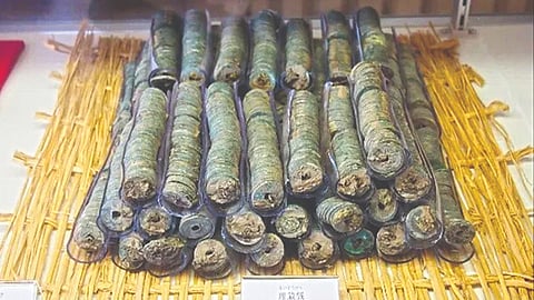 जपानमध्ये सापडला एक लाख नाण्यांचा खजिना