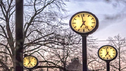 युरोप, अमेरिकेतील वेळ एक तास मागे!