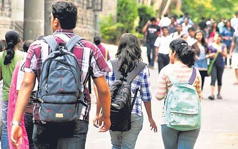 शिक्षण : समूह विद्यापीठांनी काय साधणार?