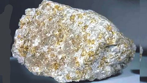 चंद्रावरील खडकात आढळला हायड्रोजन