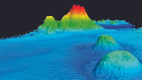 प्रशांत महासागरात दीड किलोमीटर उंचीचा पर्वत