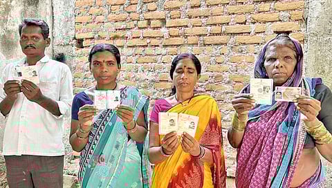 मतदार एक; पण ओळखपत्रे दोन राज्यांची