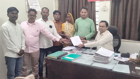 धुळे : पिंपळनेर नगरपरिषदेच्या अधिसुचनेला स्थानिक आदिवासी बांधवांचा विरोध