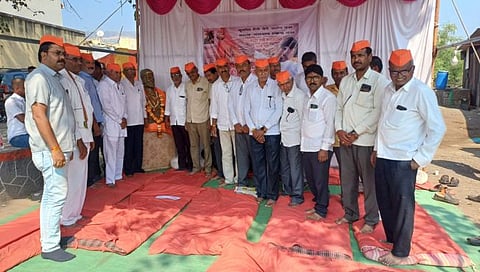 Nashik : खर्डेत मराठा समाजाच्या साखळी उपोषणाला वाढता पाठिंबा