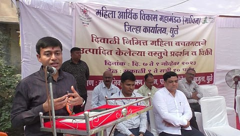 धुळे : महिला बचतगटांनी उत्पादित केलेल्या वस्तूंचे ब्रॅन्डींग करावे : जिल्हाधिकारी अभिनव गोयल