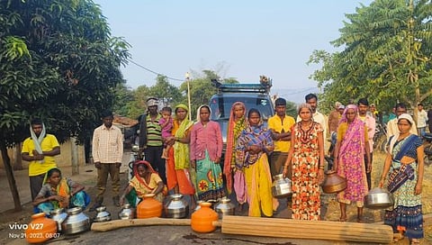 Nashik Surgana : बिबट्या दिसताच महिला हंडे टाकून पळाल्या; संतप्त महिलांचा रास्ता रोको