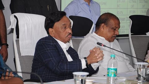 नंदुरबार : नारायण राणे यांच्याकडून विकसित भारत संकल्प यात्रेचा आढावा