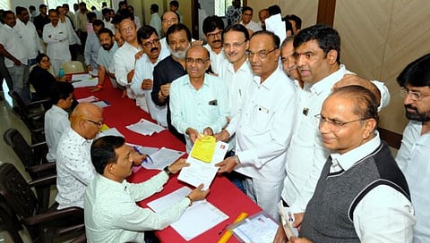 NAMCO Bank Election : सत्ताधारी, विरोधी पॅनलच्या ५७ सभासदांनी ११४ अर्ज भरले