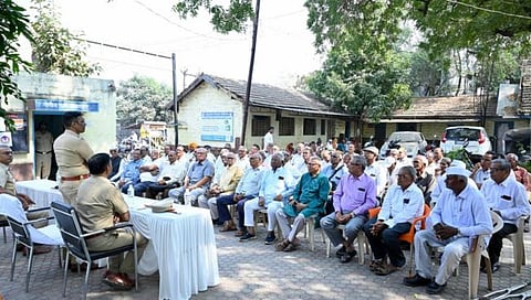 नंदुरबार पोलिसांची जेष्ठ नागरिकांसोबत दिवाळी