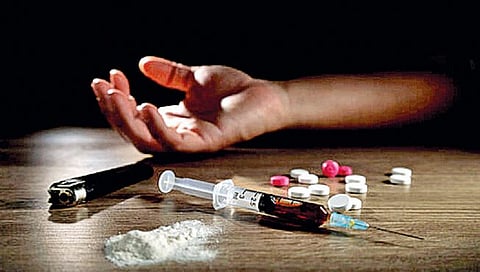 समाजभान : अमली पदार्थांची मगरमिठी