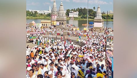 विठुनामाच्या गजराने दुमदुमली पंढरी