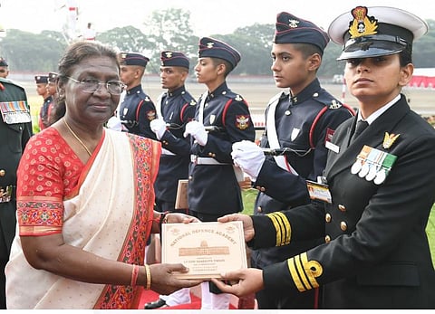 संचलनात मुलींचा सहभाग ही देशासाठी ऐतिहासिक घटना : राष्ट्रपती द्रौपदी मुर्मू