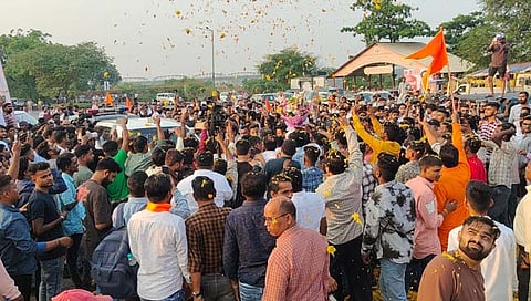 Uddhav Thackeray: मुंब्रा येथे उद्धव ठाकरेंचा ताफा पोलिसांनी अडवला