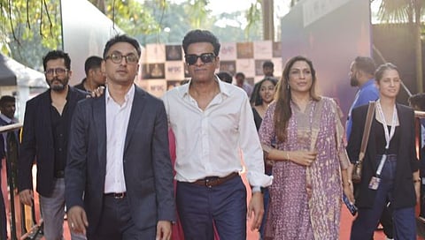 IFFI 2024 : रेड कार्पेटवर अवरतले मनोज वाजपेयी