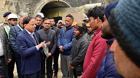 पंतप्रधान नरेंद्र मोदी यांचे मुख्य सचिव डॉ. पीके मिश्रा यांनी घटनास्थळी भेट देऊन तेथे अडकलेल्या कामगारांच्या नातेवाईकांशी संवाद साधला.